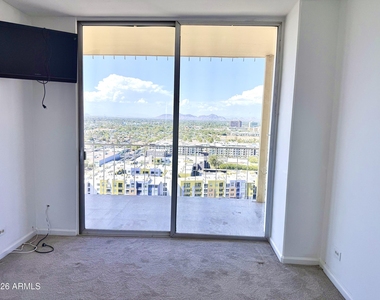 207 W Clarendon Avenue - Photo Thumbnail 11