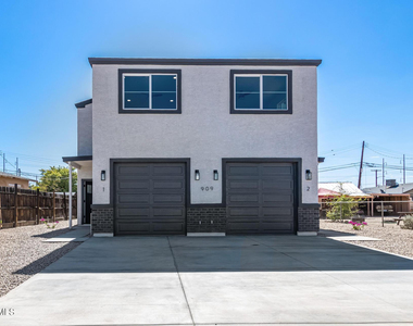 917 S 5th Avenue - Photo Thumbnail 1
