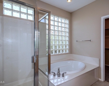 2461 W Muirfield Drive - Photo Thumbnail 15