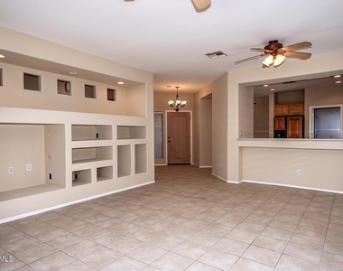 2461 W Muirfield Drive - Photo Thumbnail 3