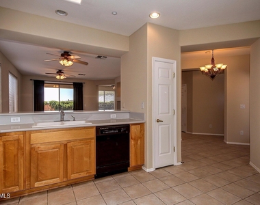 2461 W Muirfield Drive - Photo Thumbnail 8