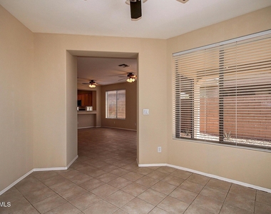 2461 W Muirfield Drive - Photo Thumbnail 5