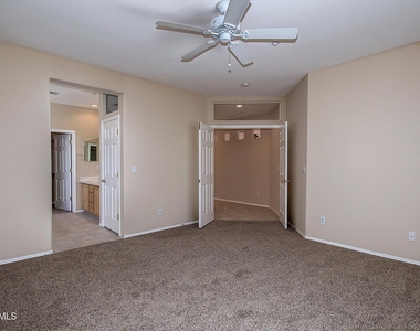 2461 W Muirfield Drive - Photo Thumbnail 14