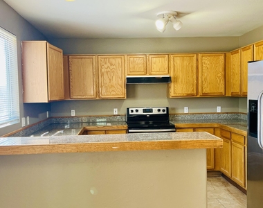 4441 N 111th Lane - Photo Thumbnail 4