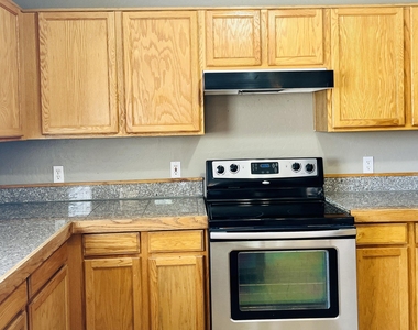 4441 N 111th Lane - Photo Thumbnail 5