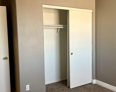 4441 N 111th Lane - Photo Thumbnail 14