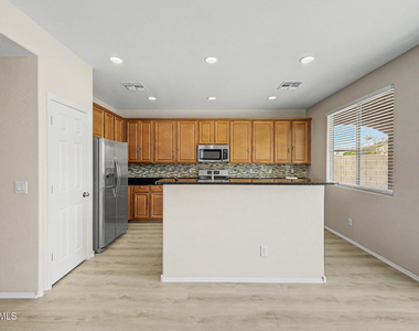 955 E Euclid Avenue - Photo Thumbnail 11