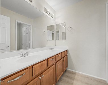 955 E Euclid Avenue - Photo Thumbnail 32