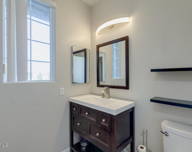 155 E Liberty Lane - Photo Thumbnail 17