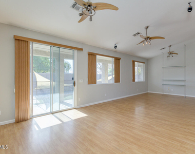 155 E Liberty Lane - Photo Thumbnail 2