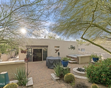 6016 E Rancho Manana Boulevard - Photo Thumbnail 1