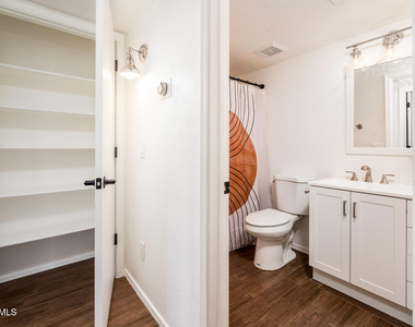 2926 E Brookwood Court - Photo Thumbnail 31