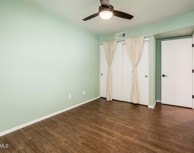 2926 E Brookwood Court - Photo Thumbnail 29