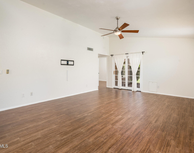 2926 E Brookwood Court - Photo Thumbnail 8
