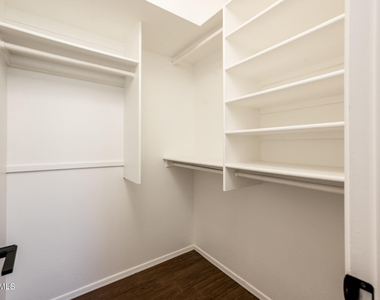 2926 E Brookwood Court - Photo Thumbnail 25