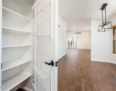 2926 E Brookwood Court - Photo Thumbnail 15