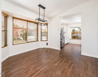 2926 E Brookwood Court - Photo Thumbnail 13