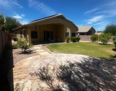 2432 E Cielo Grande Avenue - Photo Thumbnail 19