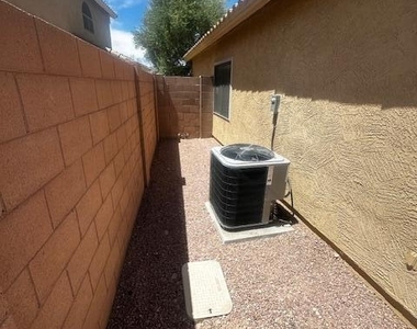 2432 E Cielo Grande Avenue - Photo Thumbnail 16