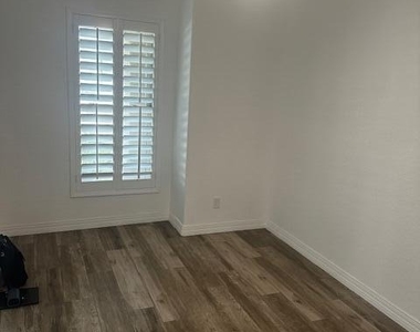2432 E Cielo Grande Avenue - Photo Thumbnail 3