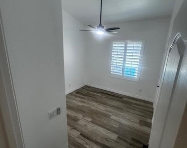 2432 E Cielo Grande Avenue - Photo Thumbnail 13