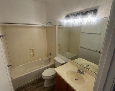 2432 E Cielo Grande Avenue - Photo Thumbnail 12