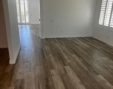 2432 E Cielo Grande Avenue - Photo Thumbnail 2