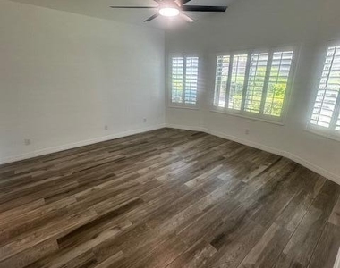 2432 E Cielo Grande Avenue - Photo Thumbnail 7