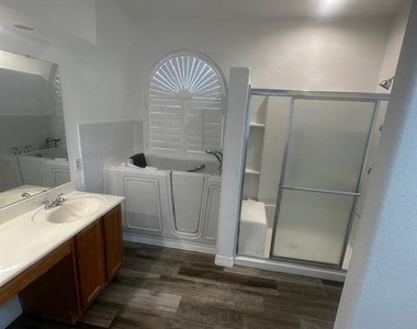 2432 E Cielo Grande Avenue - Photo Thumbnail 10