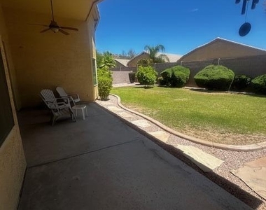 2432 E Cielo Grande Avenue - Photo Thumbnail 17
