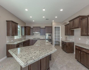 20550 E Raven Drive - Photo Thumbnail 7