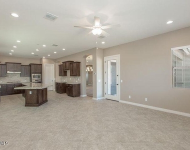 20550 E Raven Drive - Photo Thumbnail 10