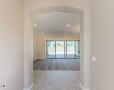 20550 E Raven Drive - Photo Thumbnail 1