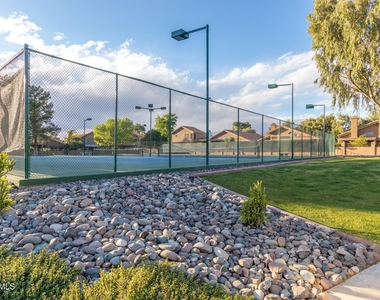15643 N 50th Street - Photo Thumbnail 29