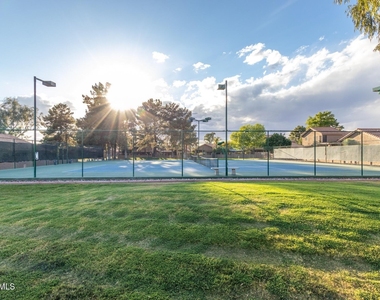 15643 N 50th Street - Photo Thumbnail 30