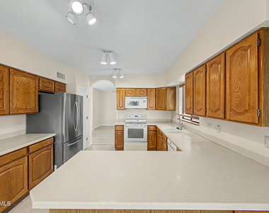 15643 N 50th Street - Photo Thumbnail 17
