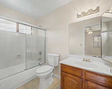 15643 N 50th Street - Photo Thumbnail 19