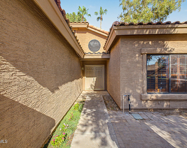 15643 N 50th Street - Photo Thumbnail 1