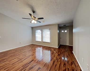 4215 Sw Jarmer Road - Photo Thumbnail 1