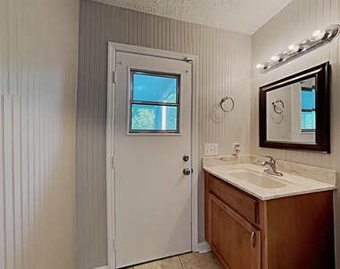 4215 Sw Jarmer Road - Photo Thumbnail 9