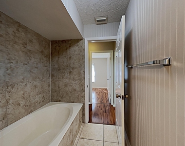 4215 Sw Jarmer Road - Photo Thumbnail 11