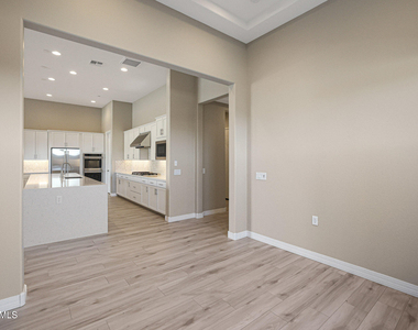 7276 E Calle Primera Vista - Photo Thumbnail 5