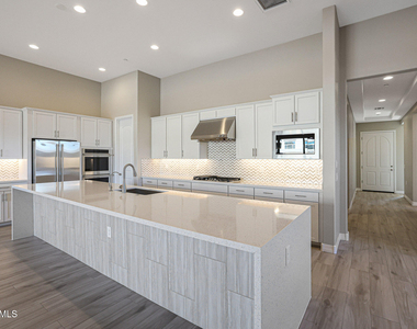 7276 E Calle Primera Vista - Photo Thumbnail 3