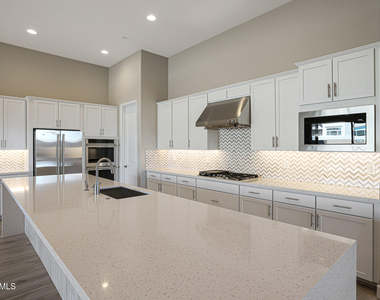 7276 E Calle Primera Vista - Photo Thumbnail 2