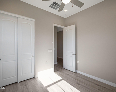 7276 E Calle Primera Vista - Photo Thumbnail 17