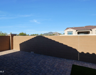 7276 E Calle Primera Vista - Photo Thumbnail 27