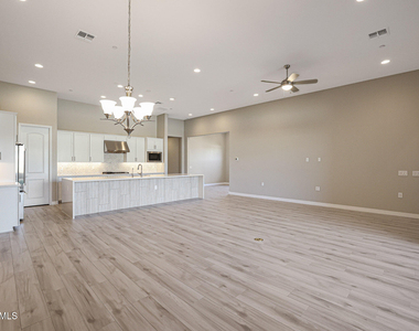 7276 E Calle Primera Vista - Photo Thumbnail 9