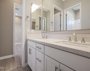 7276 E Calle Primera Vista - Photo Thumbnail 15