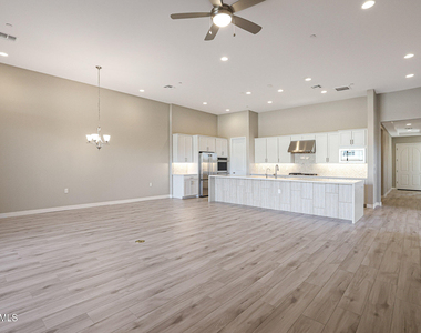 7276 E Calle Primera Vista - Photo Thumbnail 8