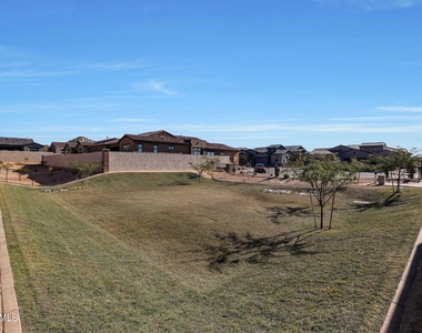 7276 E Calle Primera Vista - Photo Thumbnail 30